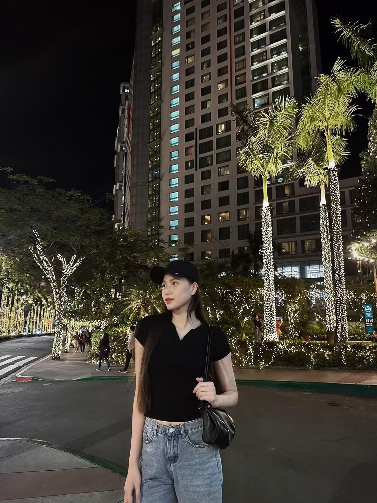 Ngoài chuyên môn ổn định, phong cách thi đấu quyết liệt và luôn giữ tinh thần đồng đội tốt giúp cô ghi điểm trong mắt người hâm mộ.