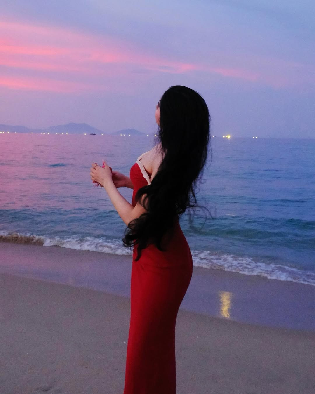 Thời gian qua, Lọ Lem trở thành nhân vật được khán giả săn đón, sở hữu lượt người theo dõi đông đảo trên mạng xã hội. Tuy nhiên, cô nàng vẫn giữ thái độ khiêm tốn.