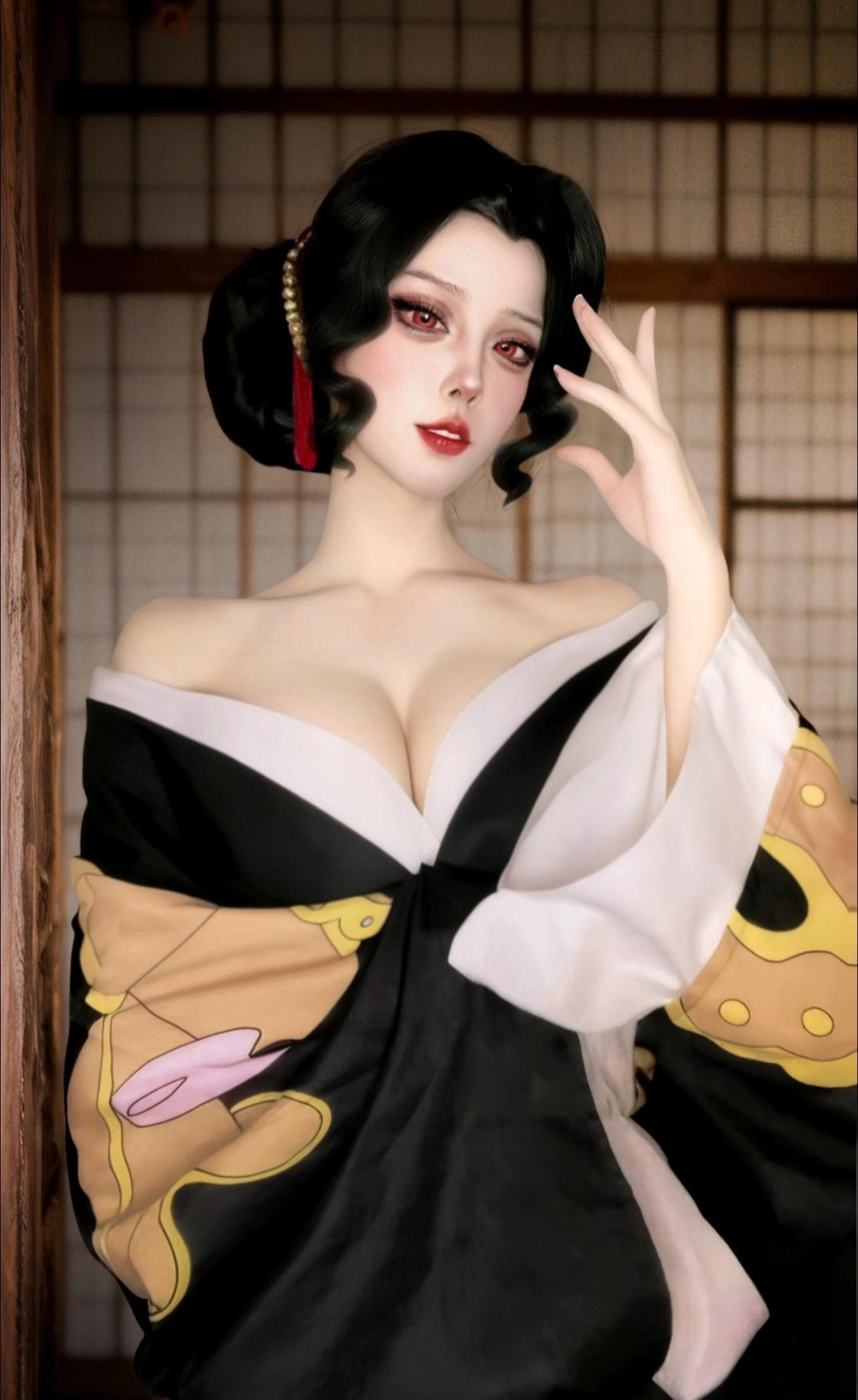 Lời tâm sự của Minh Anh cũng một lần nữa đặt ra vấn đề về ranh giới giữa thế giới ảo và đời thực, đặc biệt với những người hoạt động trong các lĩnh vực cần duy trì hình ảnh trên mạng xã hội như coser.