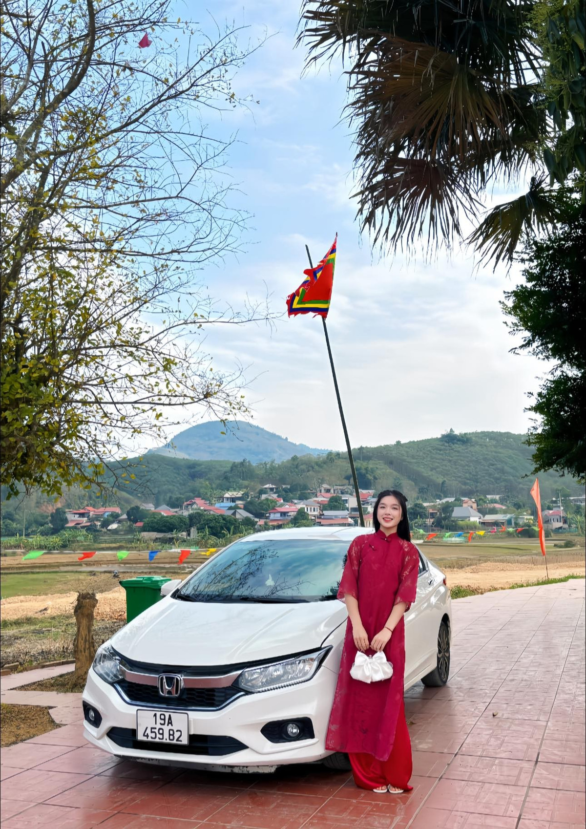 Cô nàng không chỉ là niềm hy vọng chuyên môn của bóng chuyền nữ Việt Nam mà còn là đại diện cho thế hệ vận động viên trẻ năng động, tài năng và đầy cuốn hút.