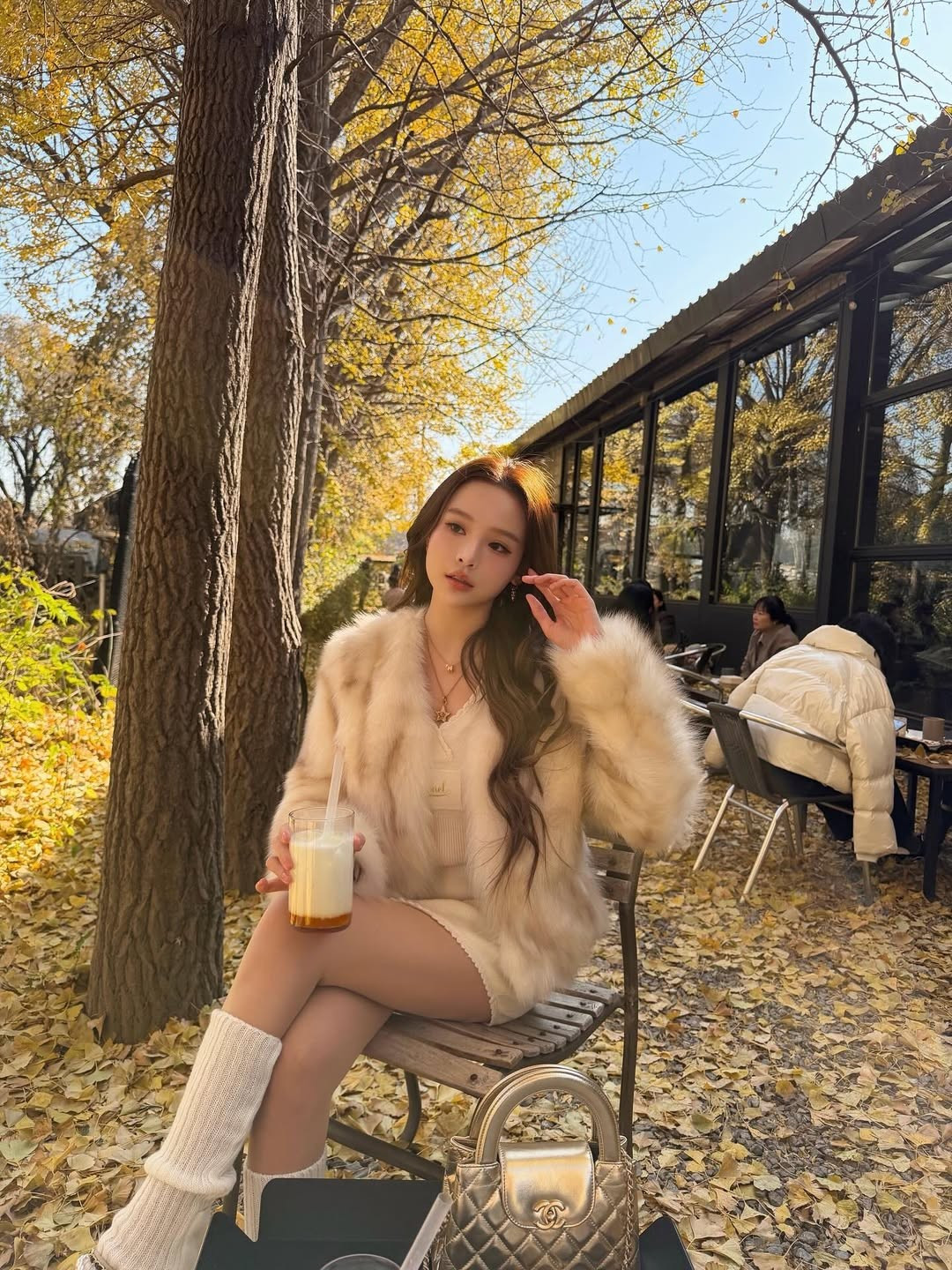 Trong căn biệt thự cao cấp của nhà mình, cô thiết kế riêng một phòng thay đồ lộng lẫy như một showroom thời trang cao cấp. (Ảnh: IGNV)