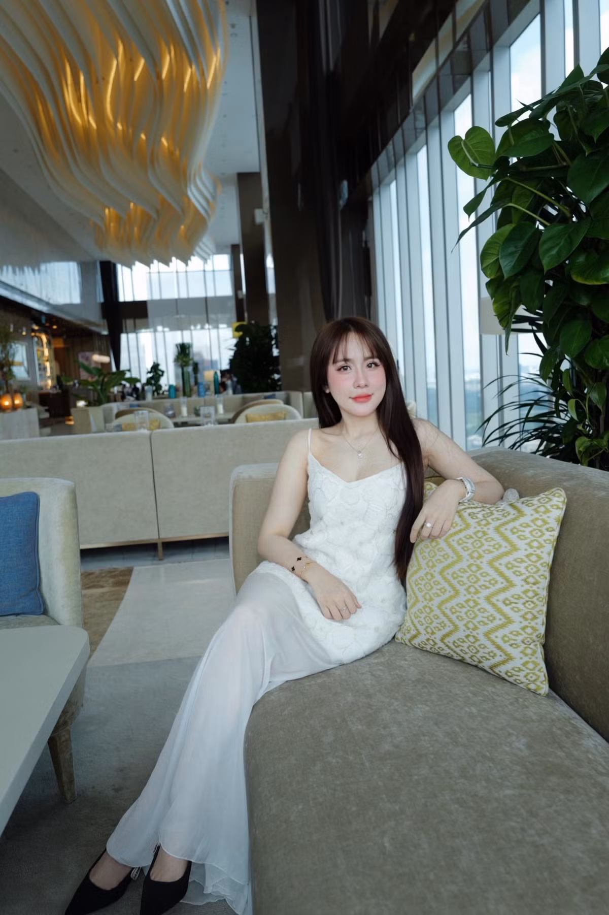 Ngay sau khi đăng tải, bộ ảnh đã nhận được vô số lời khen ngợi từ người hâm mộ. (Ảnh: FBNV)