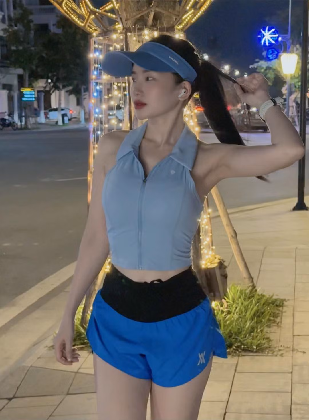 Loan Barbie không chỉ thu hút bởi nhan sắc hay vóc dáng chuẩn chỉnh mà còn bởi lối sống tích cực, truyền cảm hứng của mình.