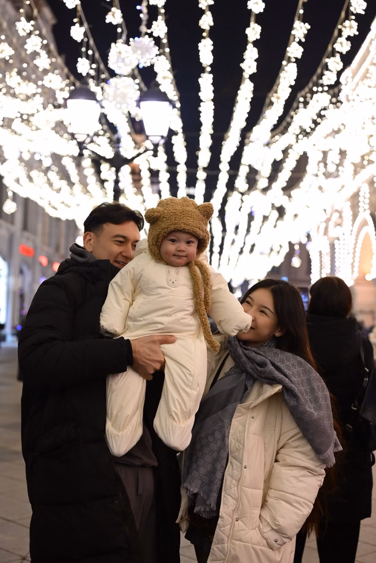 Vợ chồng thủ môn Đặng Văn Lâm mới chào đón con trai đầu lòng vào tháng 2/2025, đặt tên là Đặng Lâm Minh.