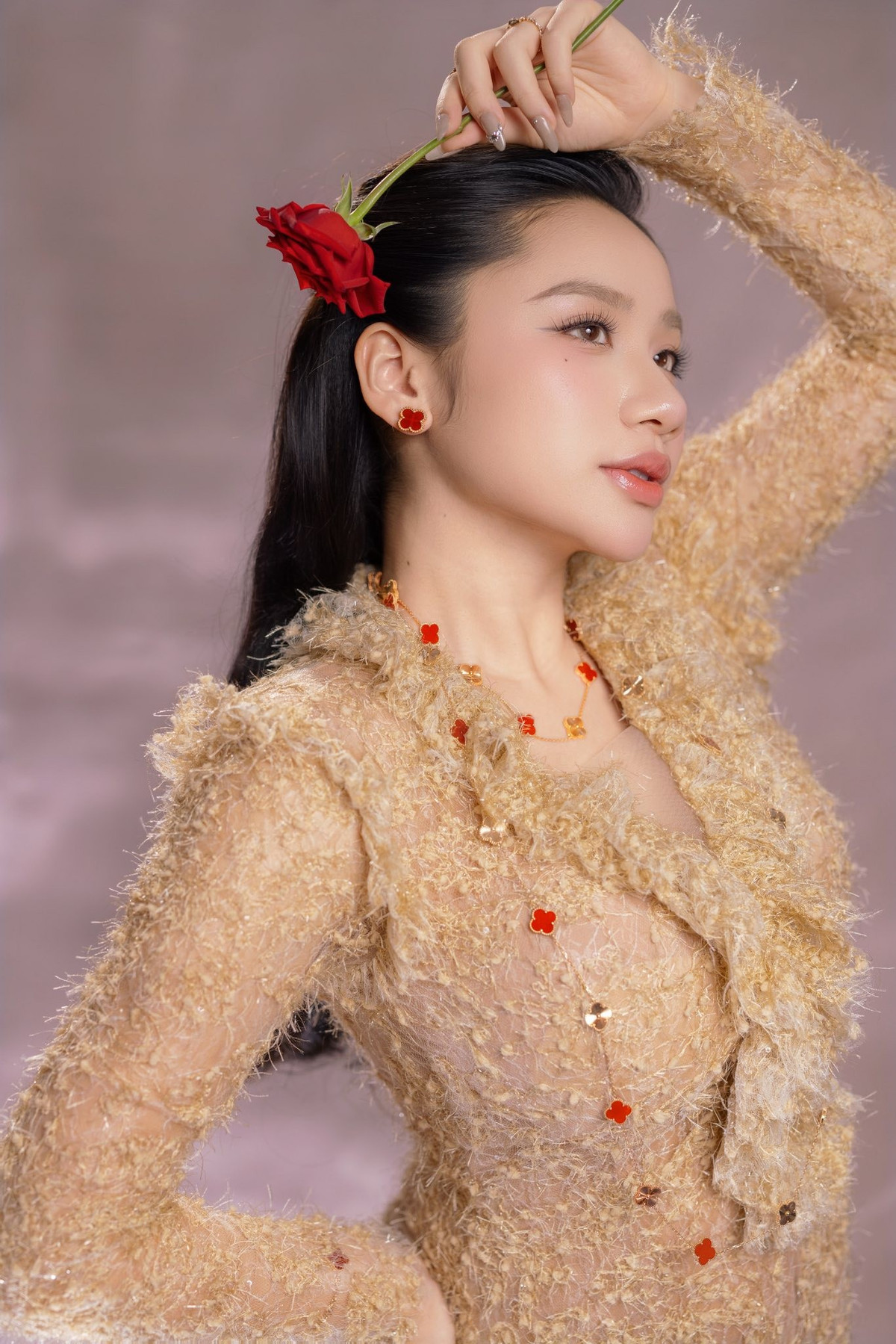 Ngoài việc tập trung kinh doanh, cô nàng cũng dành thời gian cho những chuyến du lịch sang chảnh đến nhiều địa điểm khác nhau. (Ảnh trong bài: FBNV)