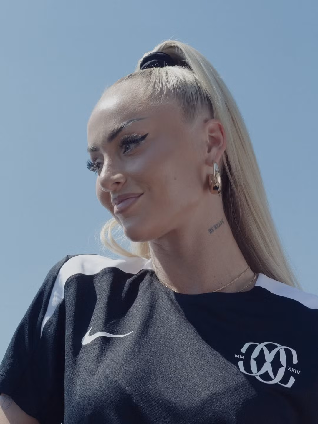 Bài đăng của nữ cầu thủ đến thời điểm hiện tại nhận về hơn 72.000 lượt yêu thích cùng hàng trăm bình luận đến từ người hâm mộ. (Ảnh: Instagram @alishalehmann7)