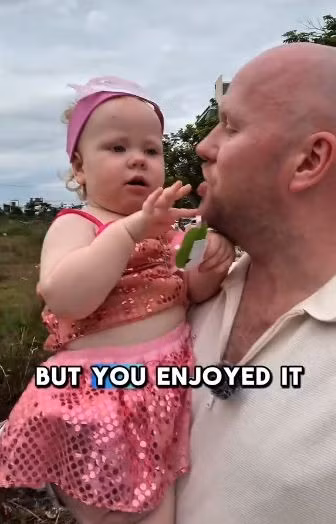 Netizen đã tạo ra nhiều biệt danh đáng yêu cho em như "Bún Bò Huế" (vì em rất thích món này), "Há Há" (theo tiếng cười đặc trưng), hay gọi em là "bà hoàng ngoại giao nhí" vì tính cách thân thiện.