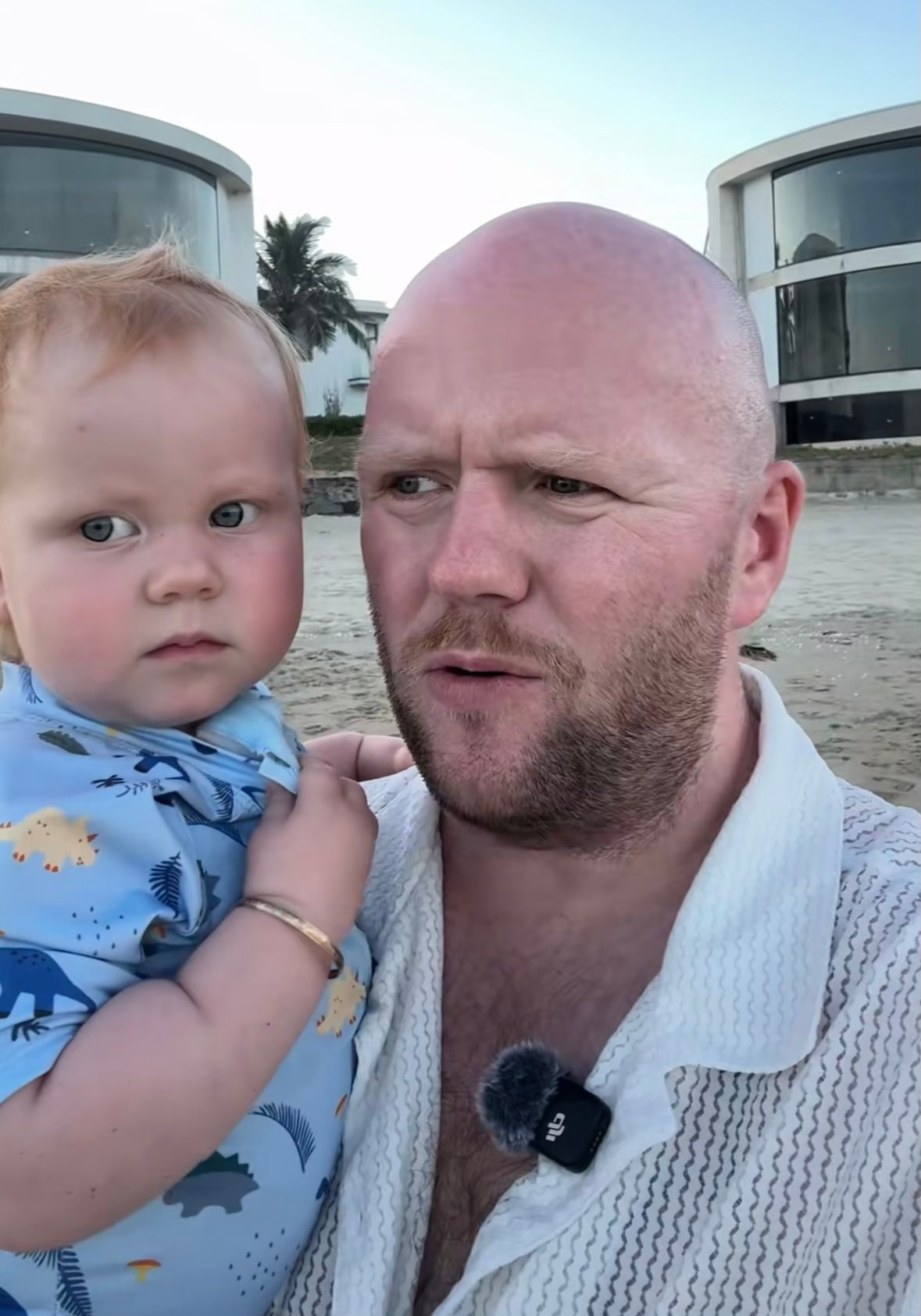 Hiện tại, kênh TikTok của bố con anh Kent đã thu hút hơn 160 nghìn người theo dõi. Những đoạn video ghi lại cuộc sống thường ngày của Ê Phở - từ việc đi học, cafe, dạo biển đến những khoảnh khắc ăn uống - đều nhận được sự quan tâm đặc biệt từ cộng đồng mạng.