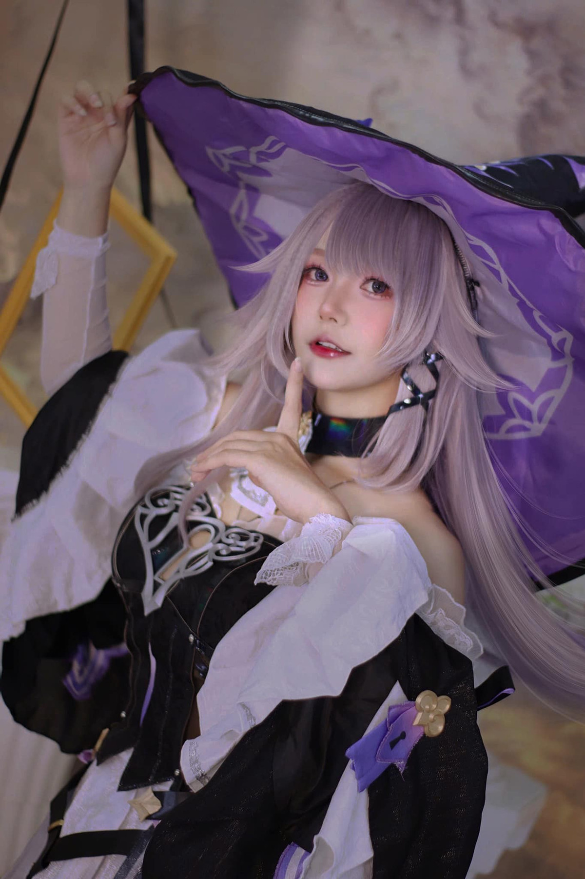 Nhiều fan cho rằng, thần thái và nhan sắc của Cigw Pols hoàn toàn lột tả được vẻ đẹp kinh điển của nàng Hằng Nga, xứng đáng được mệnh danh là một trong những bộ ảnh cosplay Trung thu đẹp và ấn tượng nhất năm nay. (Ảnh: IG @Cigw Pols)