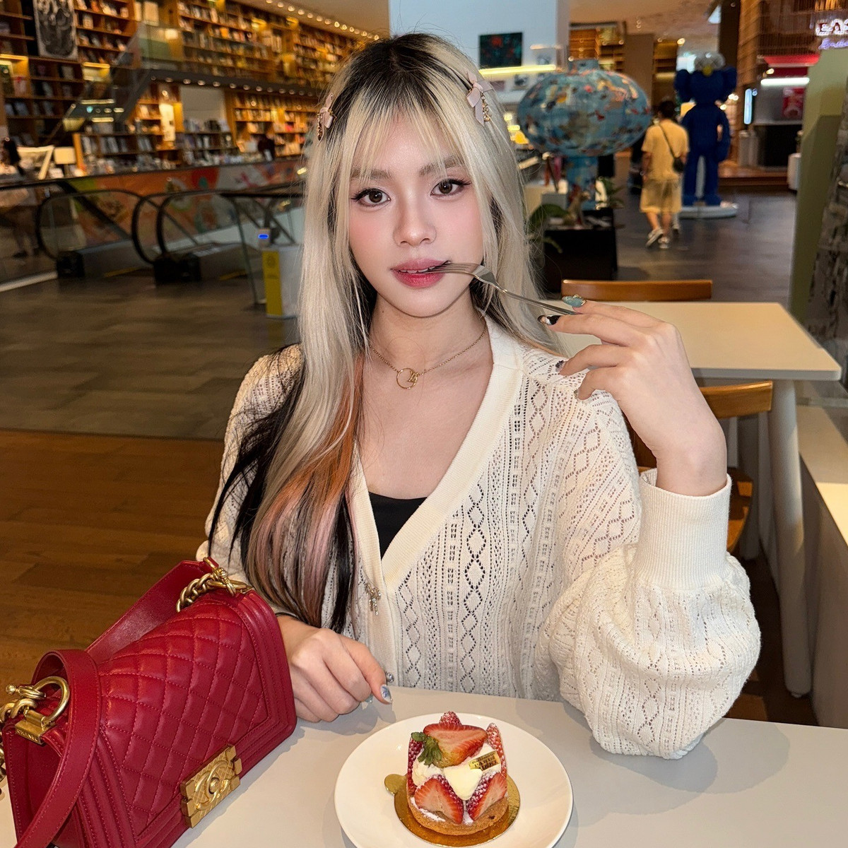 Sự việc bắt nguồn từ trận đấu giữa tuyển nữ Thái Lan và Việt Nam vào ngày 15/12/2025. Tuyển thủ Tokyogurl (Naphat Warasin) bị phát hiện đã dùng phần mềm thứ 3 trong quá trình thi đấu. (Ảnh: FBNV)