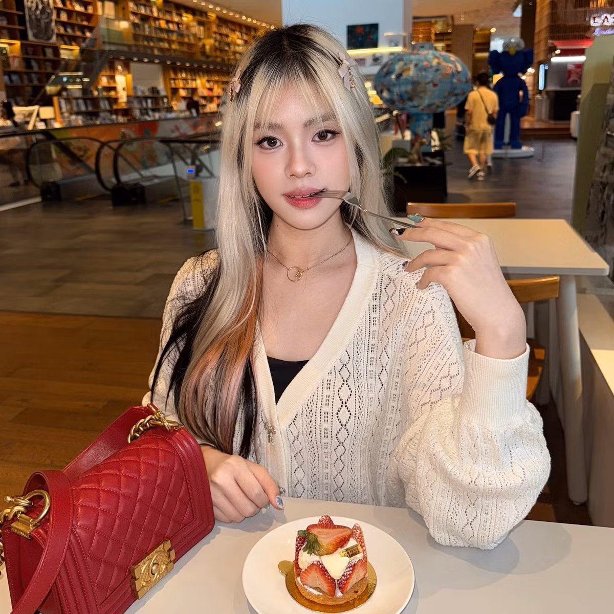 Sự việc bắt nguồn từ trận đấu giữa tuyển nữ Thái Lan và Việt Nam vào ngày 15/12/2025. Tuyển thủ Tokyogurl (Naphat Warasin) bị phát hiện đã dùng phần mềm thứ 3 trong quá trình thi đấu. (Ảnh: FBNV)