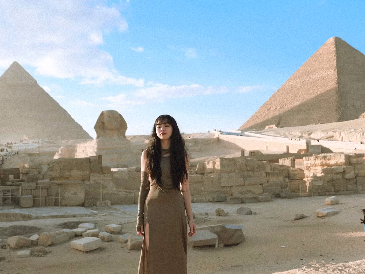 Dù nhiều người an ủi rằng "bên trong cũng không có gì đâu", nhưng với Khánh Vân, việc không được vào trong khiến mục đích ban đầu của chuyến đi chỉ đạt được một nửa, để lại cảm giác không trọn vẹn. (Ảnh: IGNV)