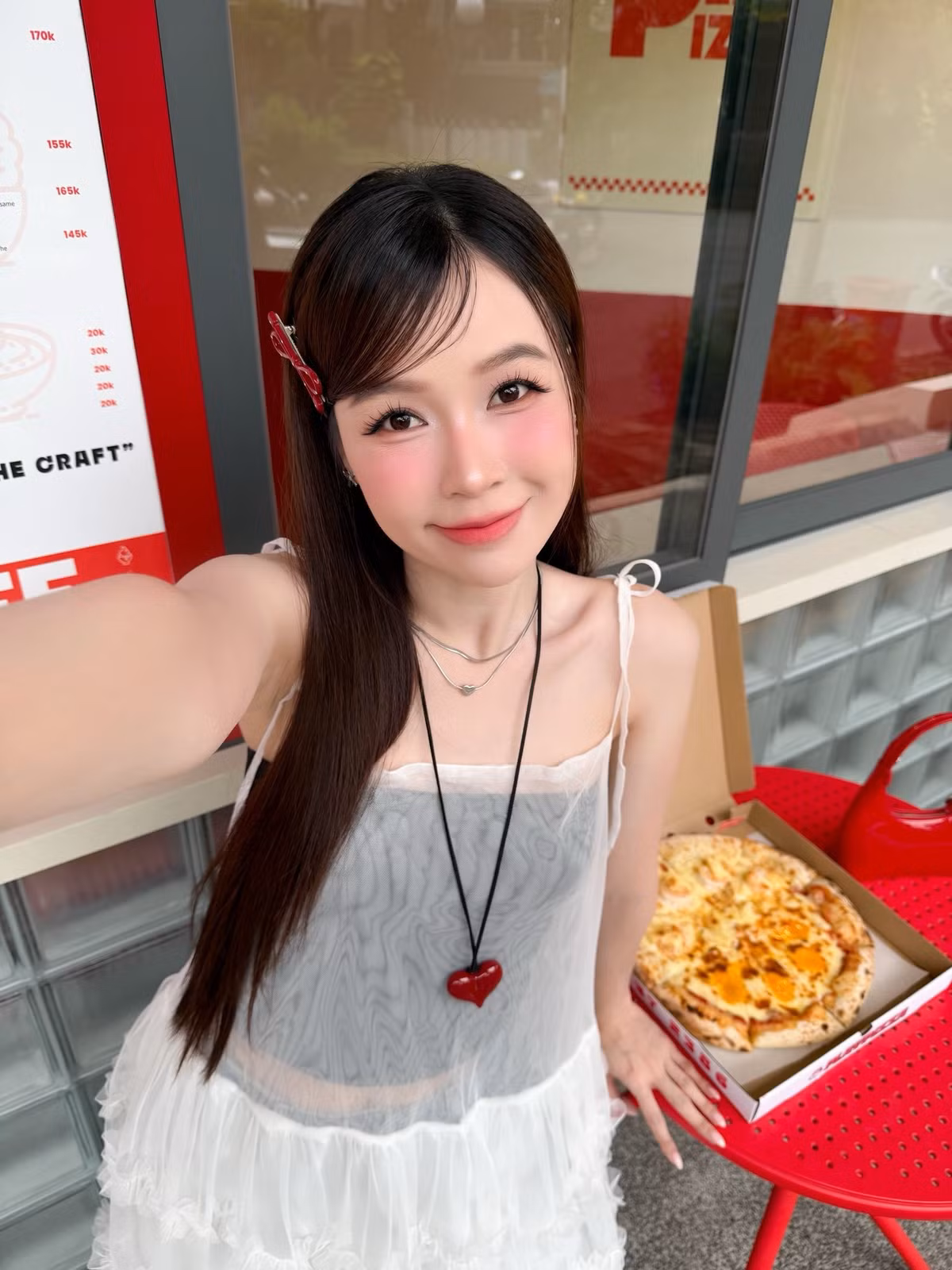 Từng là một trong những cái tên đình đám thuộc thế hệ hot girl đời đầu, Sam (tên thật là Nguyễn Hà My, sinh năm 1990) luôn giữ được sức hút đặc biệt trong lòng công chúng. (Ảnh: FBNV)