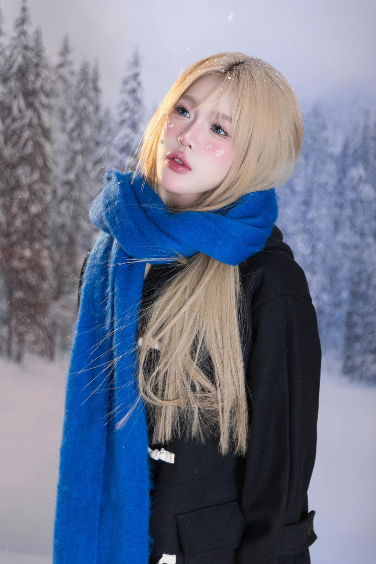 Cũng vào dịp Giáng sinh năm ngoái, Wyn Anh cũng từng đốn tim người hâm mộ trong tạo hình "nàng thơ tuyết trắng" mong manh, ngọt ngào. (Ảnh: IGNV)