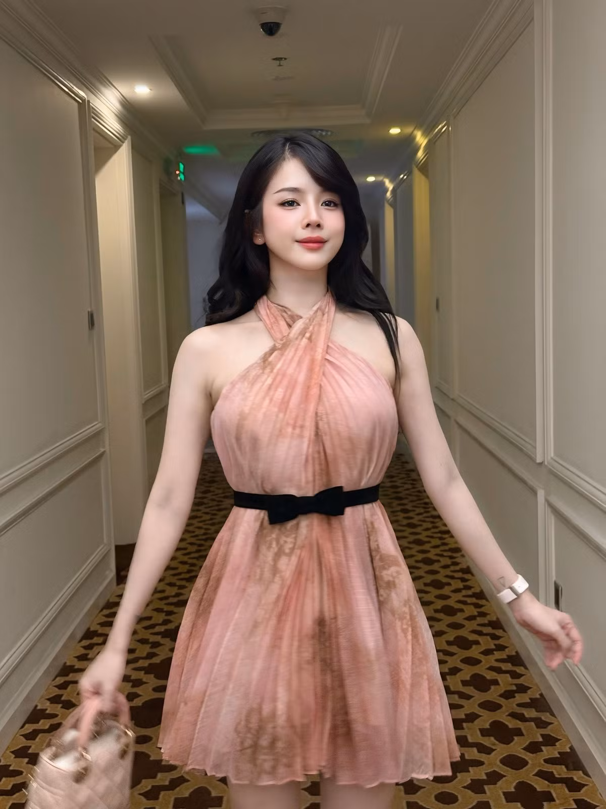 Để có được thân hình như hiện tại, Mie đã phải chăm chỉ đến phòng tập mỗi ngày. (Ảnh: FBNV)