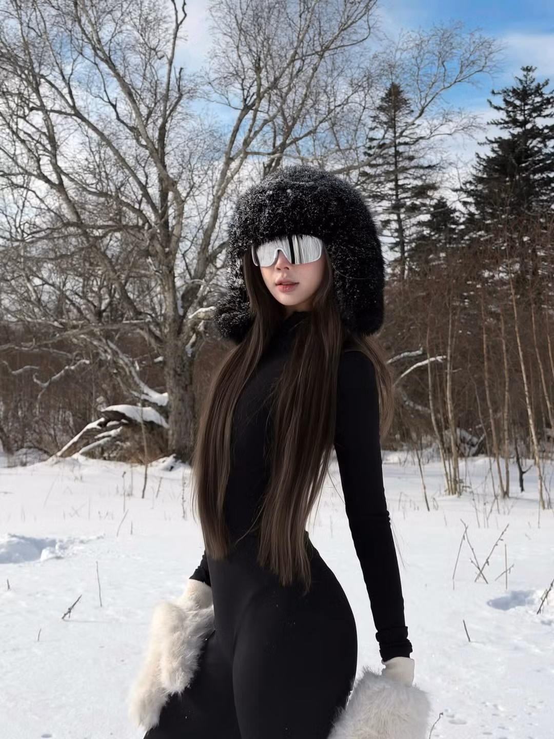 Mới đây, "hot girl Tuyên Quang" Trần Linh Hương đã làm nóng các trang mạng xã hội bằng loạt ảnh check-in tại thiên đường tuyết trắng. (Ảnh: IGNV)