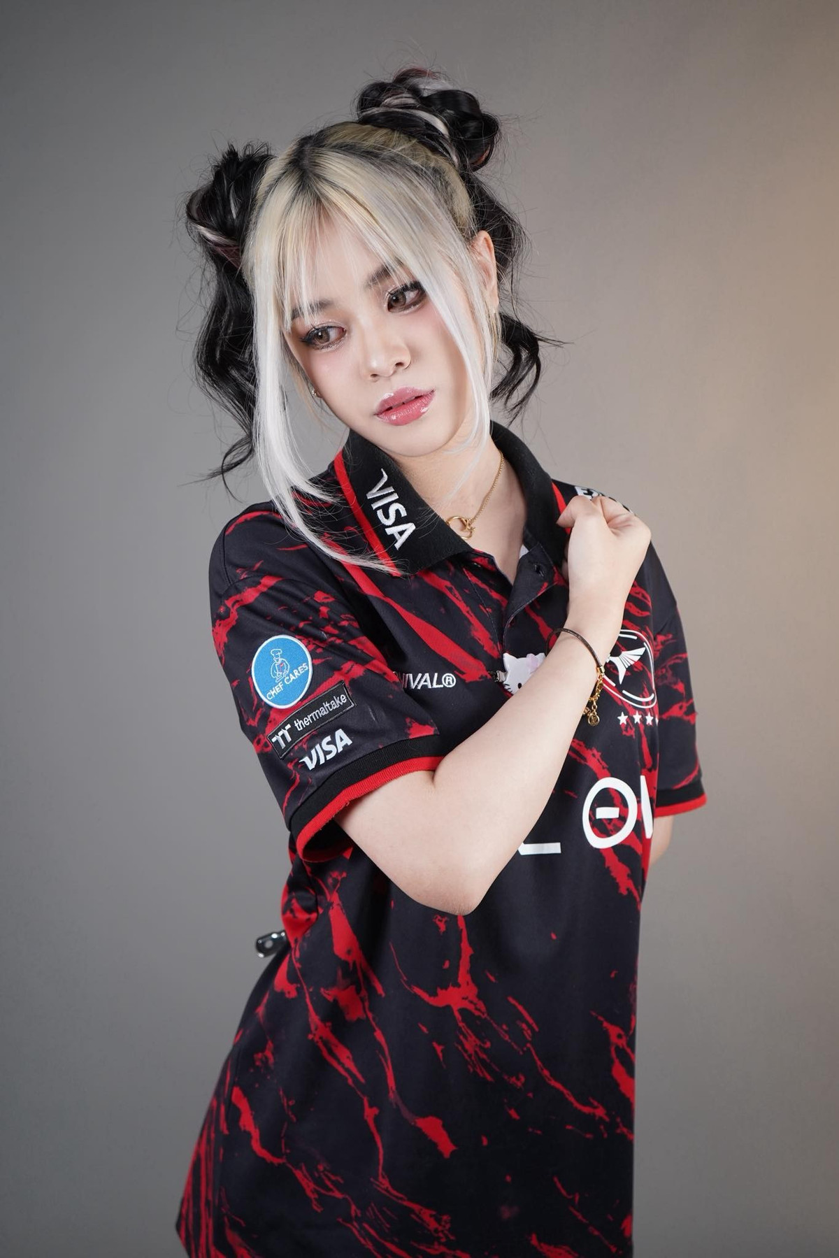 Trong những ngày qua, cộng đồng Esports Đông Nam Á chấn động trước bê bối gian lận tại SEA Games 33 vừa qua. Đáng chú ý, Givemeakiss - nữ đội trưởng xinh đẹp của đội tuyển Liên Quân Mobile nữ Thái Lan - đã chính thức lên tiếng "vạch trần" hành vi sai trái của đồng đội sau trận đấu với đội tuyển Việt Nam. (Ảnh: FBNV)