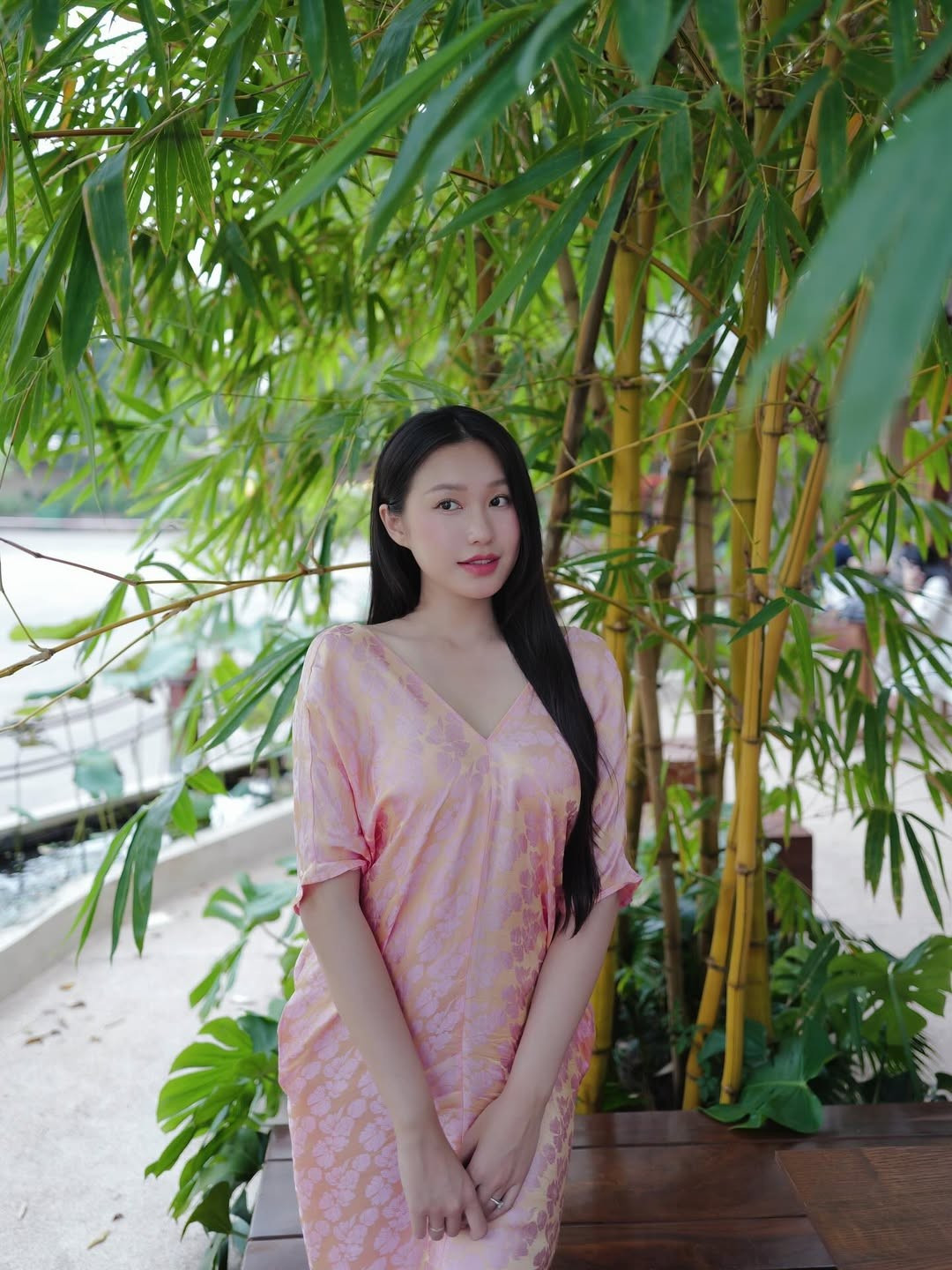 Trong loạt ảnh mới, Doãn Hải My toát lên vẻ đẹp nhẹ nhàng, toát lên sự cuốn hút của một phụ nữ đã lập gia đình. (Ảnh: IGNV)