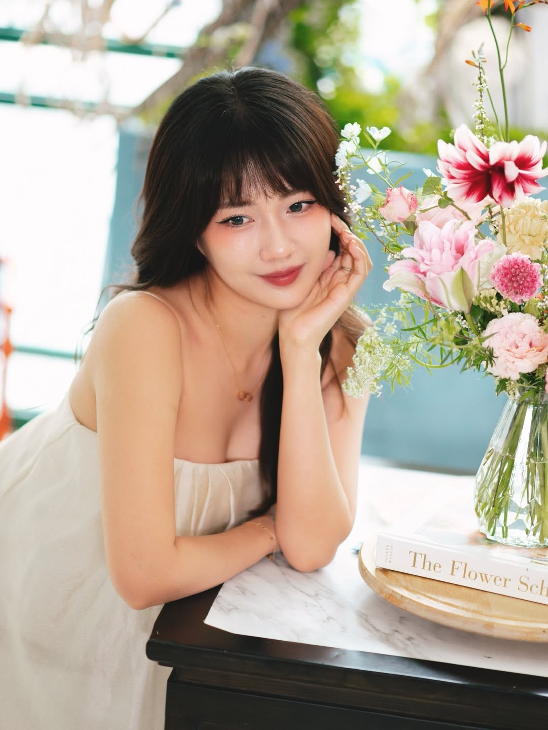 Thay vì chạy theo những ồn ào hay phong cách gợi cảm táo bạo, cô chọn cho mình một lối sống kín tiếng, tập trung vào trải nghiệm cá nhân và trau dồi diễn xuất. (Ảnh: IGNV)