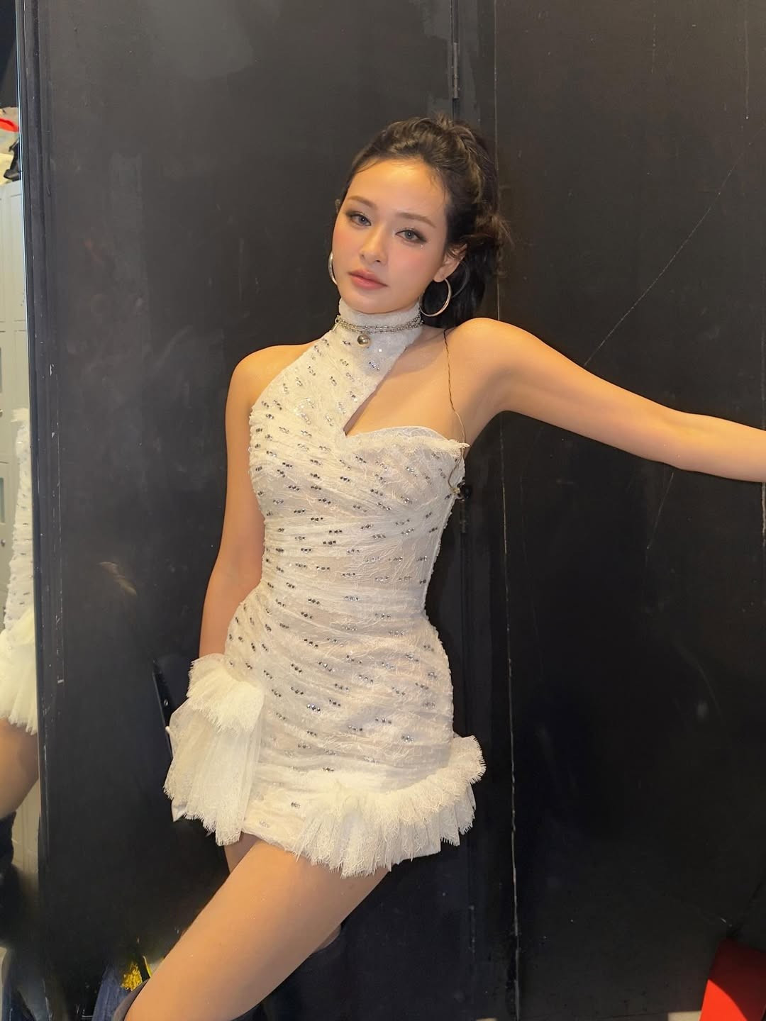 Sau những sóng gió, Hiền Hồ của hiện tại có phần kín tiếng và trưởng thành hơn. Cô vẫn đi diễn ở những sân khấu nhỏ, những câu lạc bộ đêm, ngoài ra dành thời gian cho thể thao, đặc biệt là pickleball. (Ảnh: IGNV)