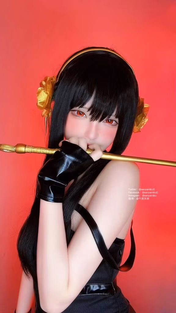 Gần đây, tấm ảnh cosplay nhân vật Tatsumaki (Tornado of Terror - Long Quyển Bão) trong series anime nổi tiếng One-Punch Man của cô nàng đã nhanh chóng "gây bão" và được cộng đồng mạng chia sẻ rầm rộ. (Ảnh: IG @senyamiku)