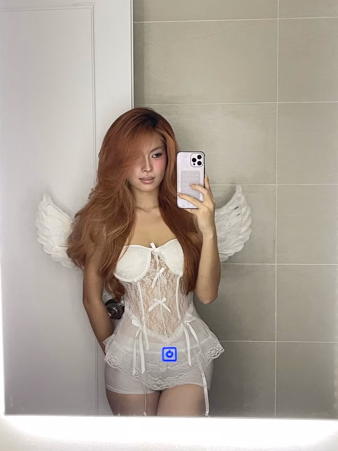 Nhan sắc của cô từng được báo chí nước ngoài ví von là "hot girl kính cận" với làn da trắng và đôi chân dài. (Ảnh: IGNV)
