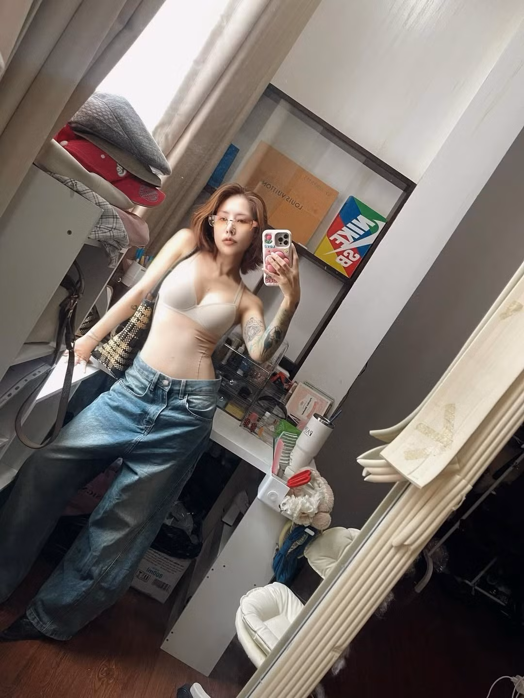 Cô thường xuyên chia sẻ những khoảnh khắc khoe triệt để hình thể săn chắc, đặc biệt là vòng eo "con kiến" đáng ngưỡng mộ sau quá trình tập luyện chăm chỉ. (Ảnh: IGNV)