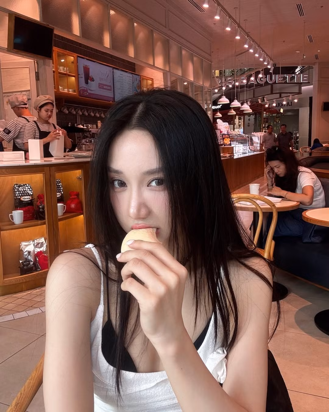 Sở hữu nhan sắc ngọt ngào cùng lối nói chuyện duyên dáng, nữ streamer thu về cho mình hàng trăm nghìn lượt theo dõi trên trang cá nhân.