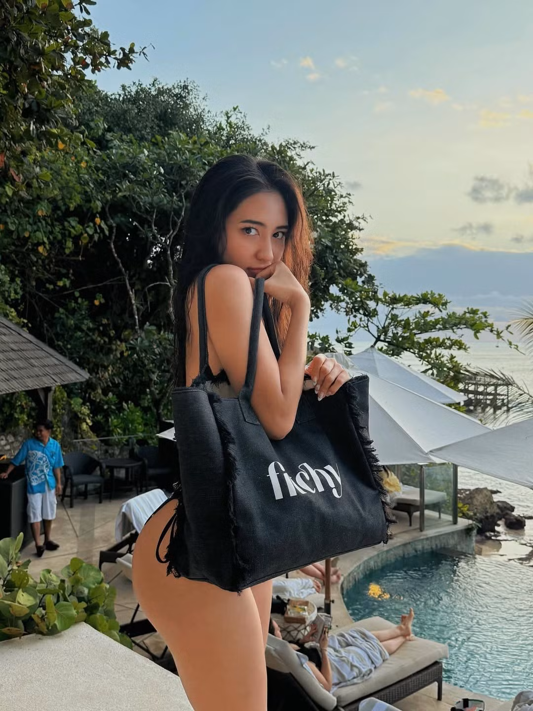 Từ một người tự mày mò tập luyện, cô đã trở thành một HLV Fitness chuyên nghiệp, truyền cảm hứng cho nhiều cô gái với mong muốn thay đổi bản thân. (Ảnh: IGNV)