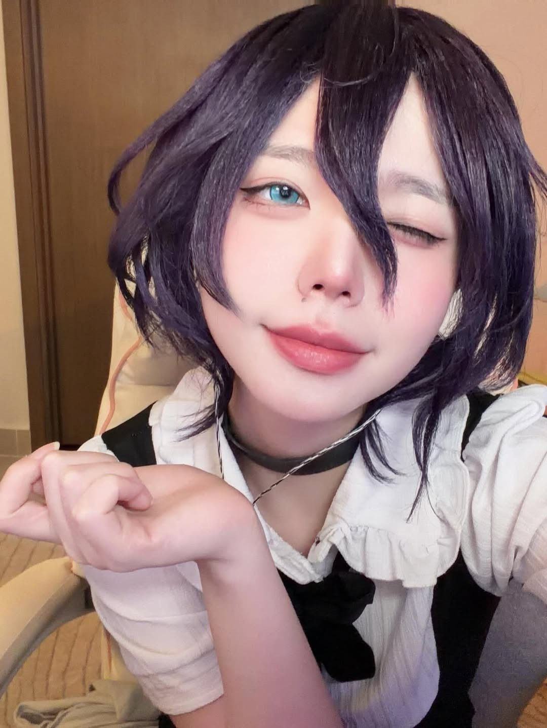 Không chỉ dừng lại ở việc đầu tư trang phục và makeup với đôi mắt xanh hút hồn, Remind còn nhận được "cơn mưa" lời khen nhờ biểu cảm đa dạng. (Ảnh: IGNV)