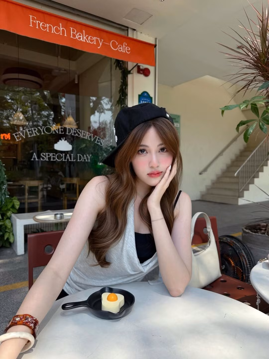 Tăng Mỹ Hàn từ lâu đã là cái tên quen thuộc trong cộng đồng giới trẻ không chỉ bởi danh xưng "bạn gái tin đồn" của nam rapper đình đám HIEUTHUHAI, mà còn bởi gu thời trang tiểu thư, thanh lịch đặc trưng. (Ảnh: IGNV)