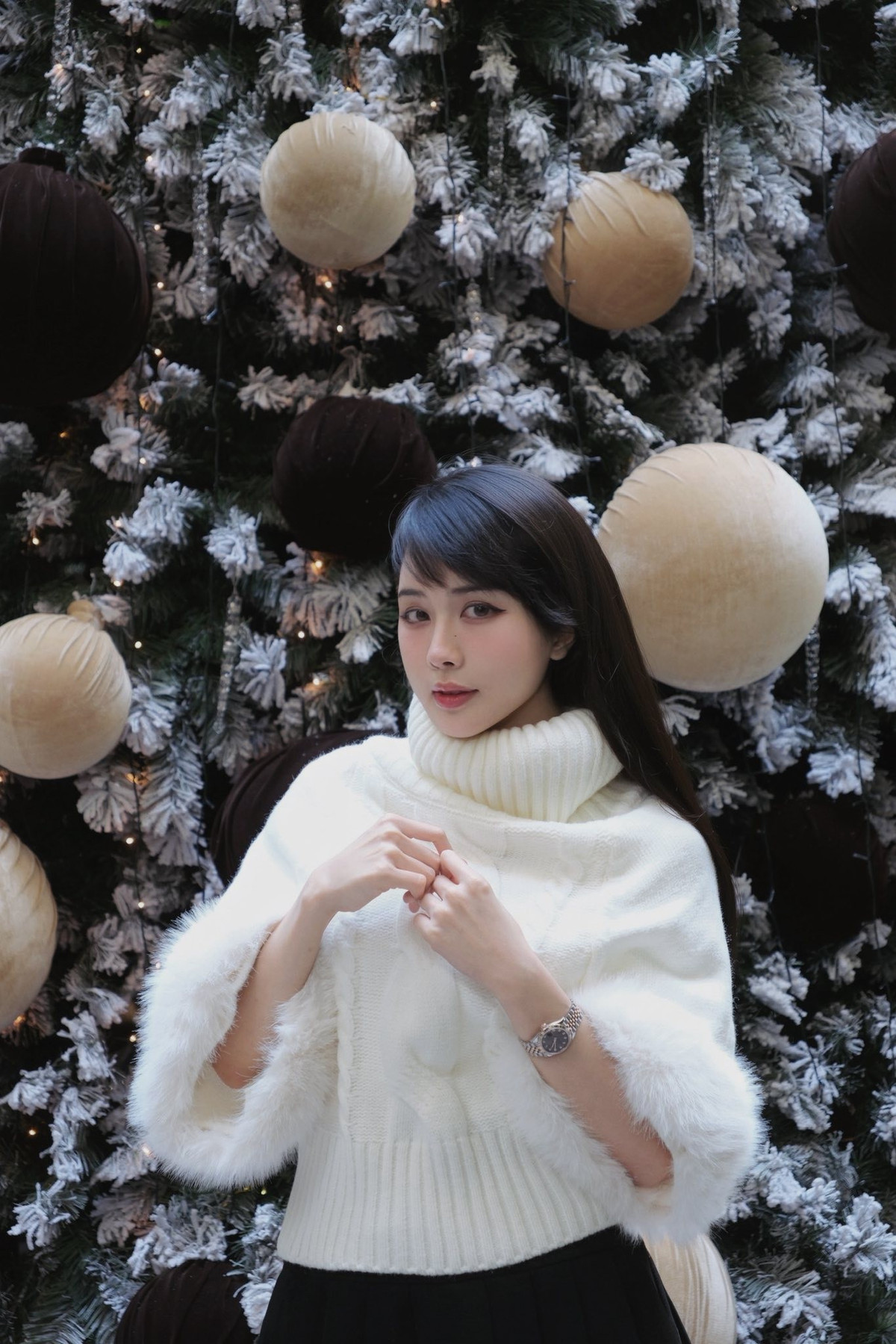 Kể từ khi rộ tin đồn hẹn hò, cặp đôi khá kín tiếng nhưng thời gian gần đây đã cởi mở hơn trong việc chia sẻ những khoảnh khắc đời thường. (Ảnh: FBNV)