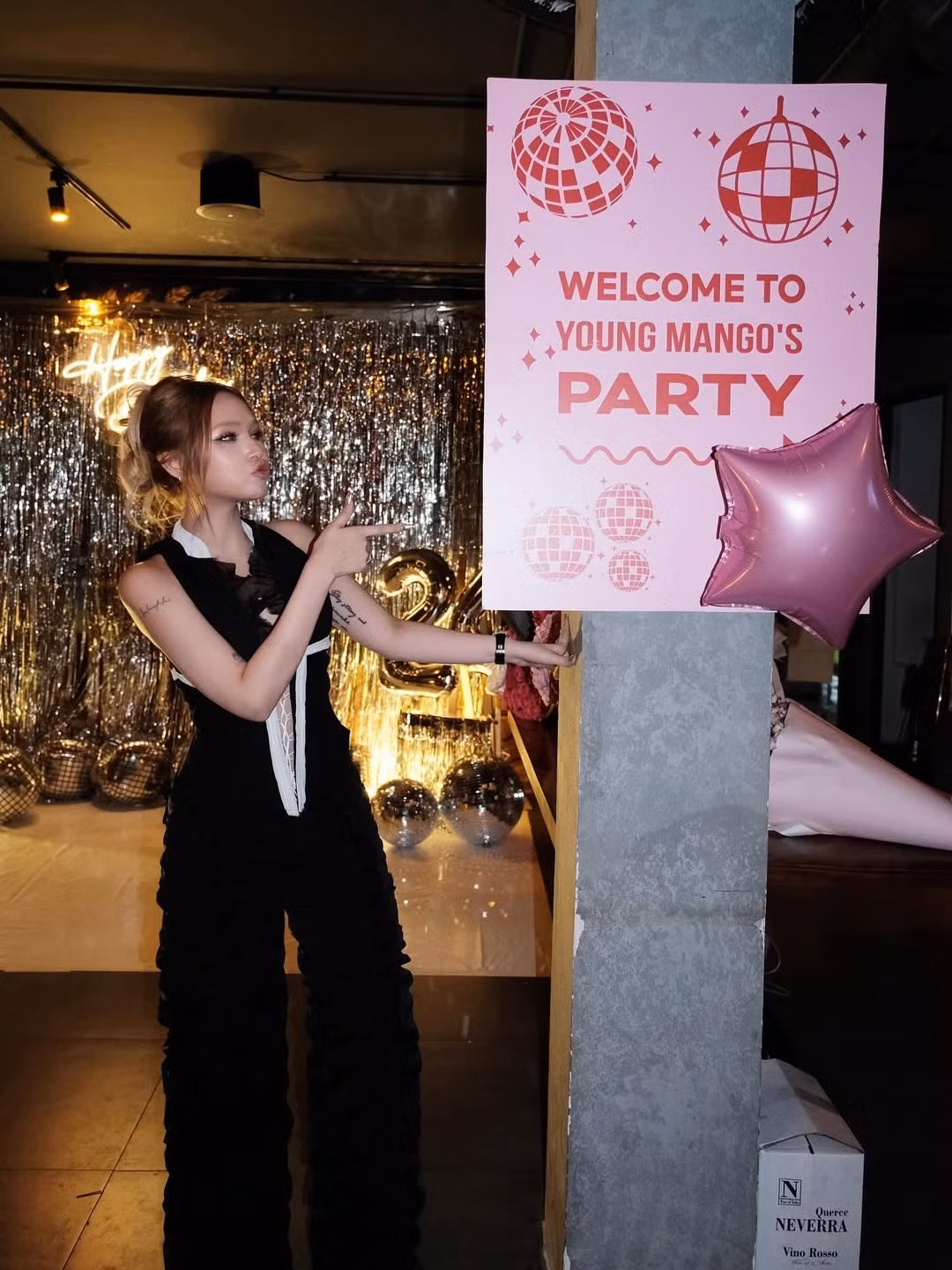 Hot girl Xoài Non (Phạm Trang) vừa tổ chức một bữa tiệc sinh nhật ấm cúng và lãng mạn để mừng tuổi 23 của mình. (Ảnh: IGNV)