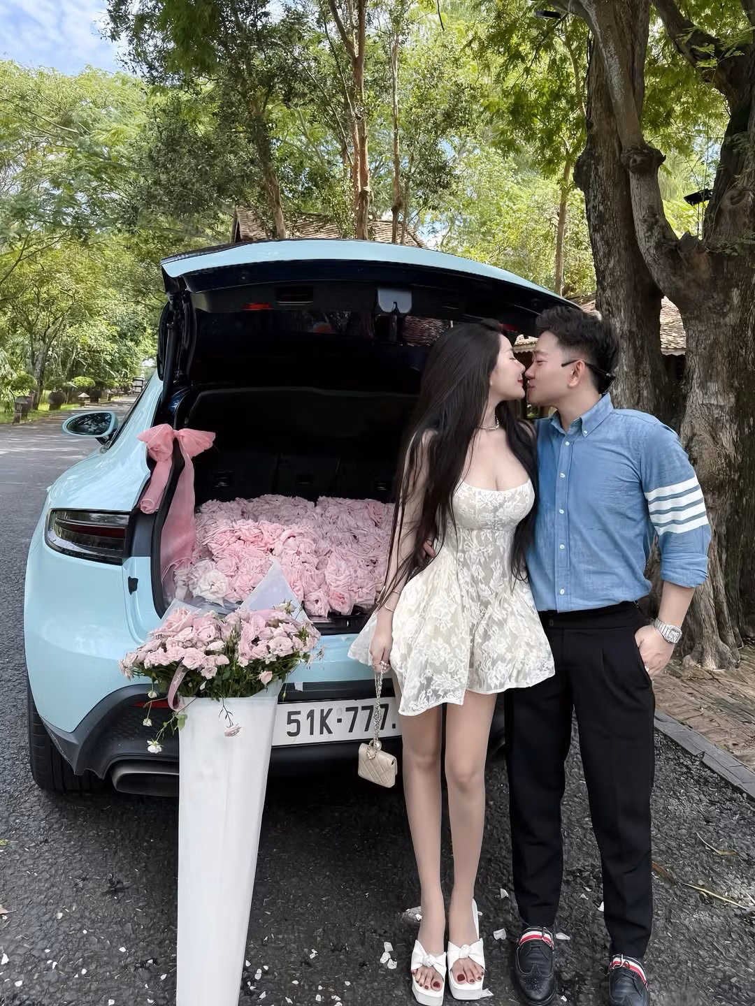 Điều khiến cộng đồng mạng đặc biệt quan tâm là danh tính và công việc của bạn trai Võ Ngọc Trân. (Ảnh: IGNV)