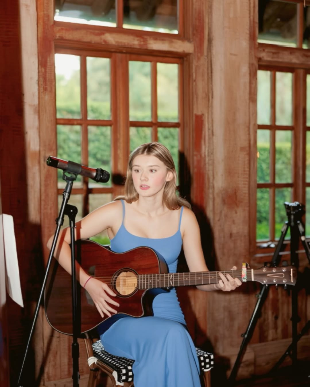 Kaleigh cũng đã phát hành những sản phẩm âm nhạc riêng trên Spotify, khẳng định hình ảnh một cô gái hiện đại, đa tài và luôn tràn đầy năng lượng sáng tạo. (Ảnh: IGNV)