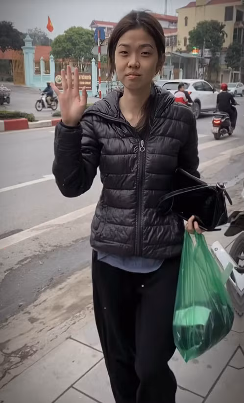 Vũ Thị Quỳnh Anh bắt đầu được biết đến rộng rãi trên TikTok khoảng 2 năm gần đây. Cô nhanh chóng thu hút sự chú ý nhờ phong cách làm nội dung hài hước, gần gũi và duyên dáng. (Ảnh: FBNV)