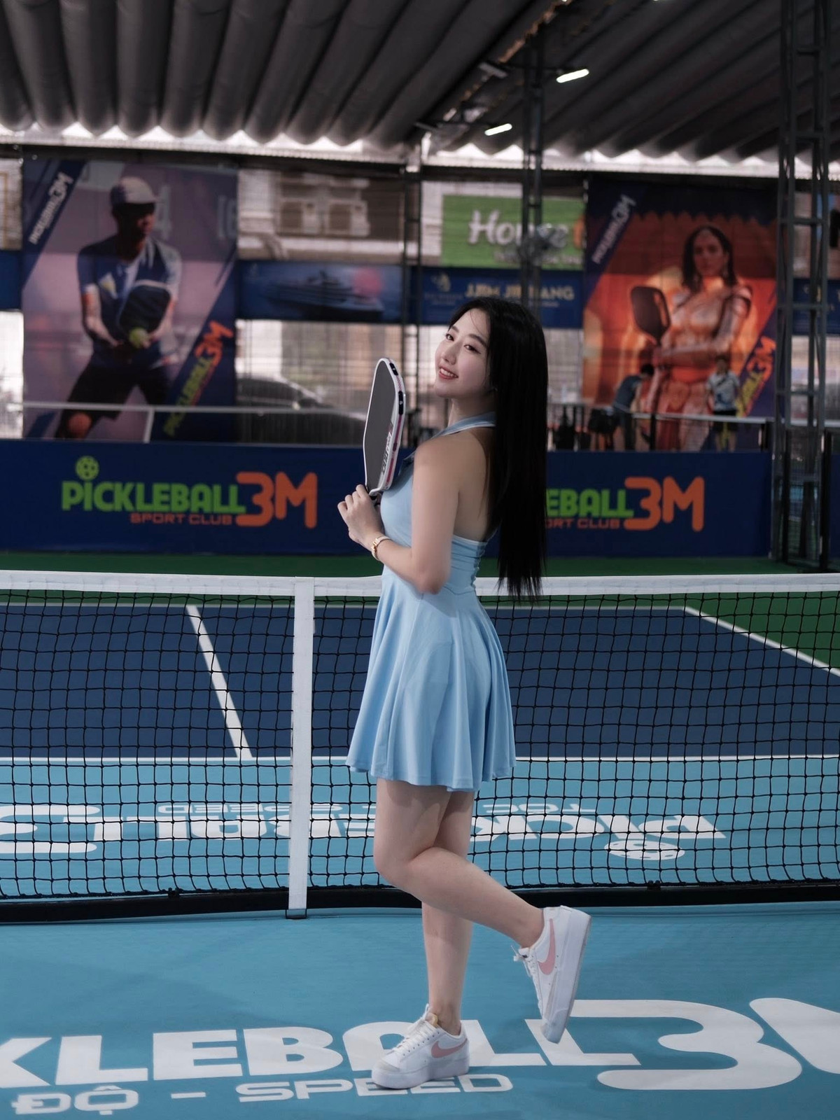 Ở thời điểm hiện tại, nữ giảng viên không quá tích cực cập nhật cuộc sống trên mạng xã hội, tuy nhiên mỗi lần cô nàng đăng tải hình ảnh vẫn thu hút lượng tương tác lớn. (Ảnh: FBNV)