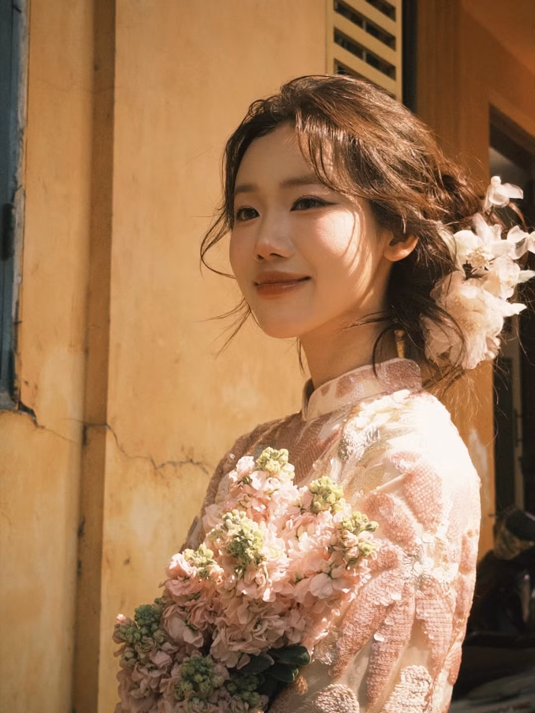 Với những ai yêu thích nội dung về đời sống du học sinh và phát triển bản thân, cái tên Meichan (Nguyễn Hà Trang) đã không còn quá xa lạ. Cô nàng sinh năm 2000 này là cựu sinh viên chuyên ngành Truyền thông tại Đại học Yonsei (Hàn Quốc) - một trong ba ngôi trường "SKY" danh giá nhất xứ kim chi. (Ảnh: IGNV)