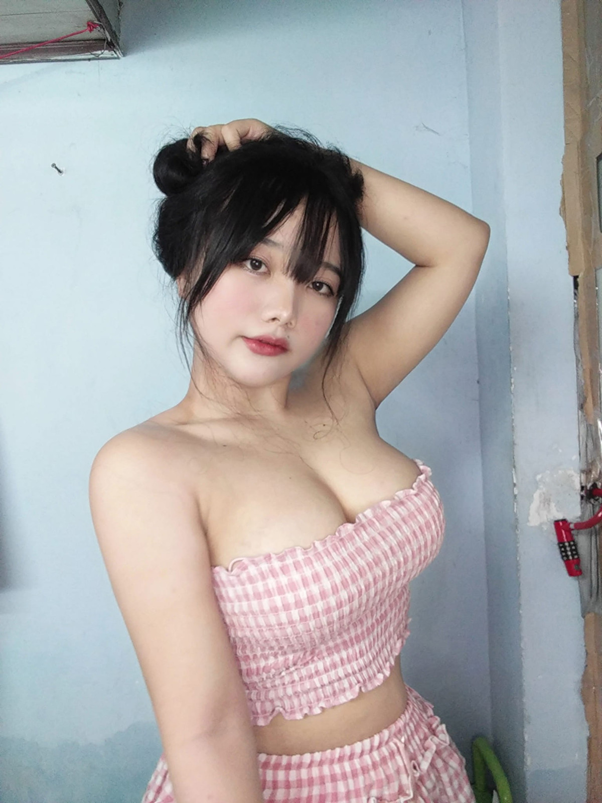 Khuê Ngọc hiện sở hữu mức rank Kim Cương, cô nàng khiến anh em game thủ chú ý với top 3 skin Vandal "quốc dân" gồm Gaia, Myth blossom và Champion 2021.