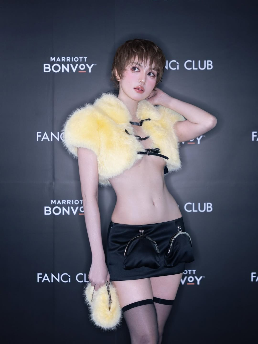 Nhiều người nhận xét rằng dù đã qua nhiều năm, thế nhưng danh hiệu "nữ hoàng nội y" của Ngọc Trinh vẫn chưa một ai có thể soán ngôi.