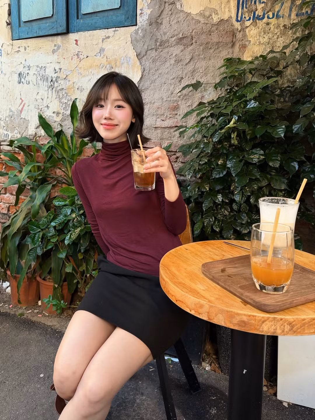 Lối trang điểm nhấn vào má hồng tự nhiên và đôi môi căng mọng giúp visual của Meichan trở nên ngọt ngào, đáng yêu như các ulzzang Hàn Quốc. (Ảnh: IGNV)