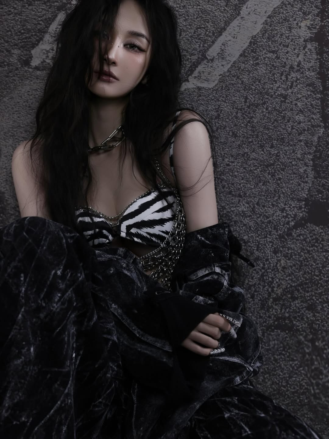 Từng nổi danh khắp khu vực Đông Nam Á với biệt danh "Hot girl trà sữa" nhờ vẻ đẹp thuần khiết, Jun Vũ đã có một hành trình dài để chứng minh năng lực và định hình lại phong cách cá nhân. (Ảnh: IGNV)