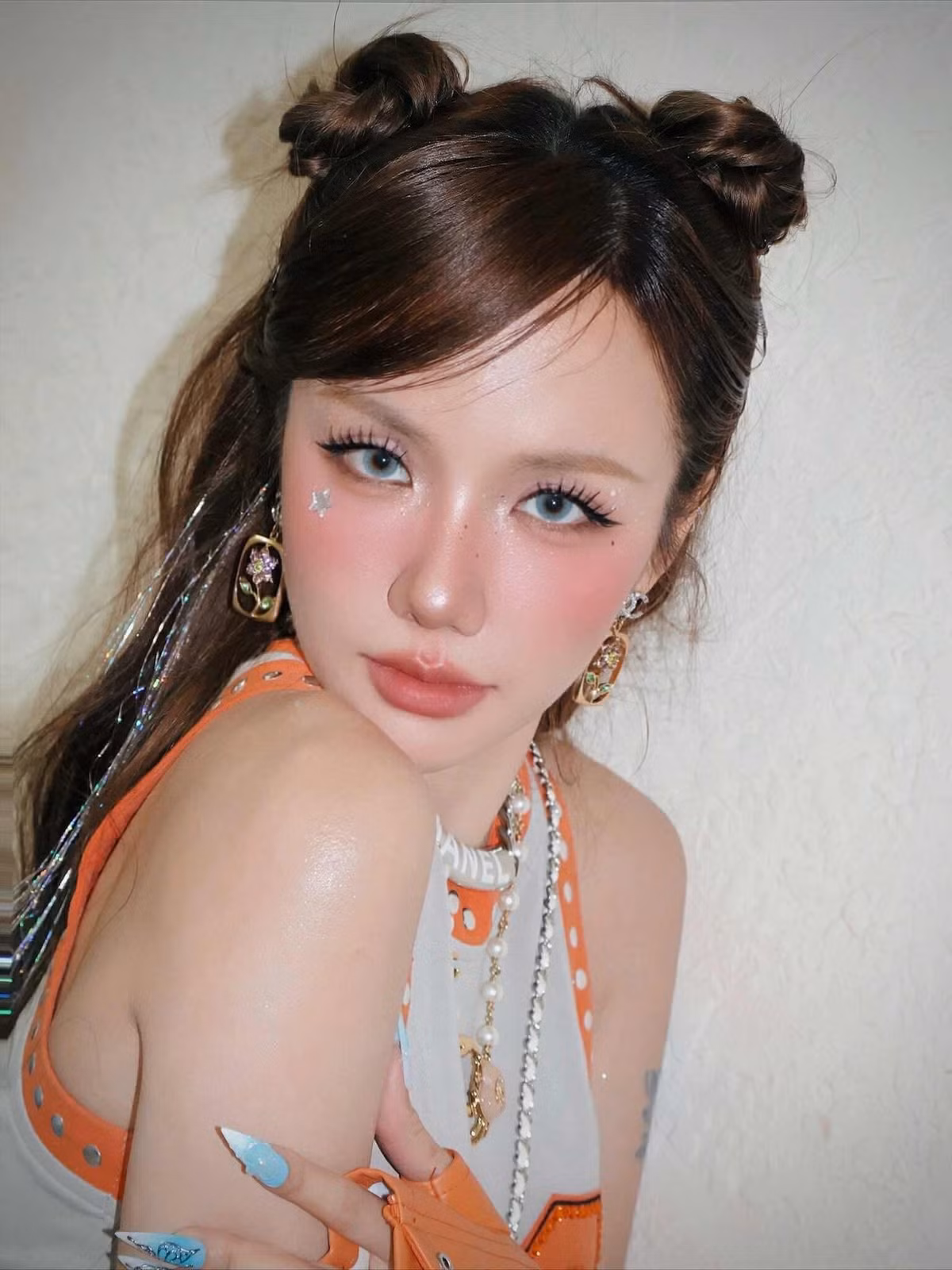 Vẻ ngoài xinh đẹp cùng "đời tư sạch", Phương Ly sở hữu lượng người theo dõi và yêu mến đông đảo.