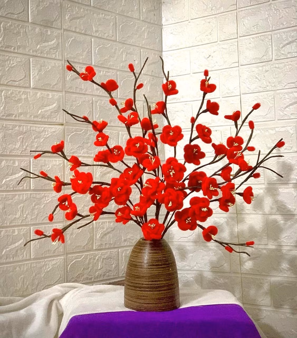 Cơn sốt hoa kẽm nhung không chỉ là một trào lưu nhất thời mà còn cho thấy tư duy tiêu dùng mới của giới trẻ: Ưu tiên tính bền vững, đề cao giá trị thủ công và sự sáng tạo.