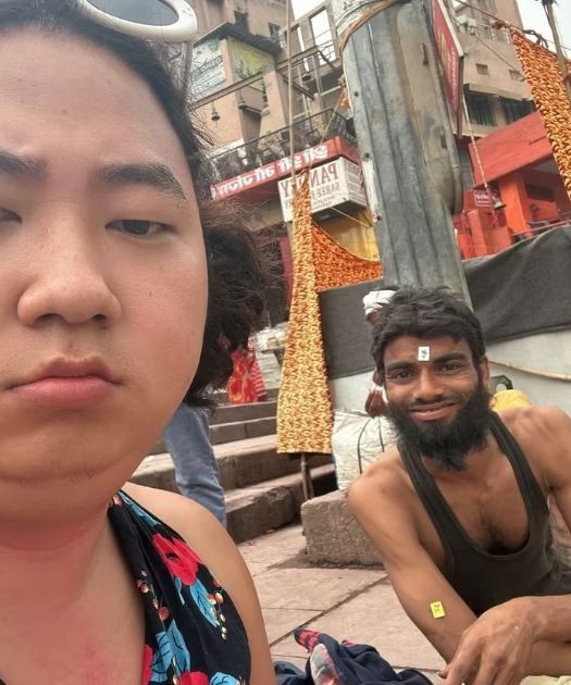 Sumin hiện sở hữu kênh YouTube gần 30k người đăng ký. Anh thường quay vlog về cuộc sống thường ngày hoặc những chuyến đi du lịch của mình ở các quốc gia khác nhau.