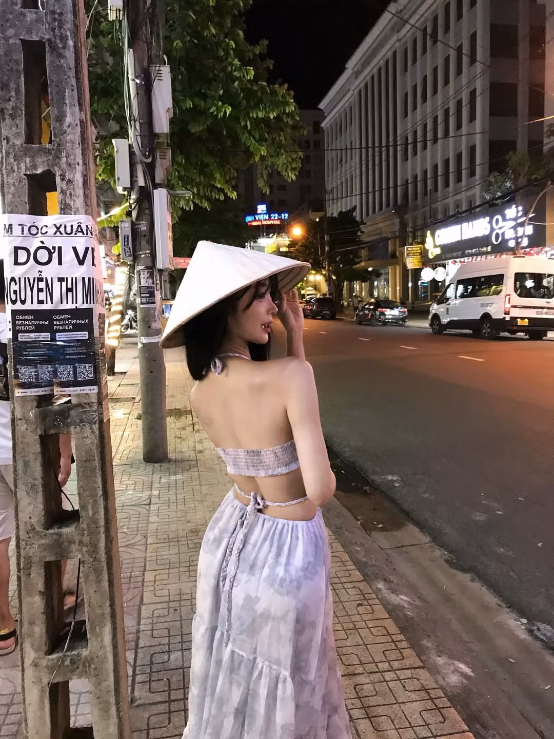 Dưới video được cô nàng đăng tải, rất nhiều bình luận người Việt bày tỏ cảm xúc, chào đón mỹ nhân xứ Hàn, thậm chí nhiều người còn hướng dẫn cô nàng những địa điểm ăn uống và vui chơi. (Ảnh: @dlehhh)