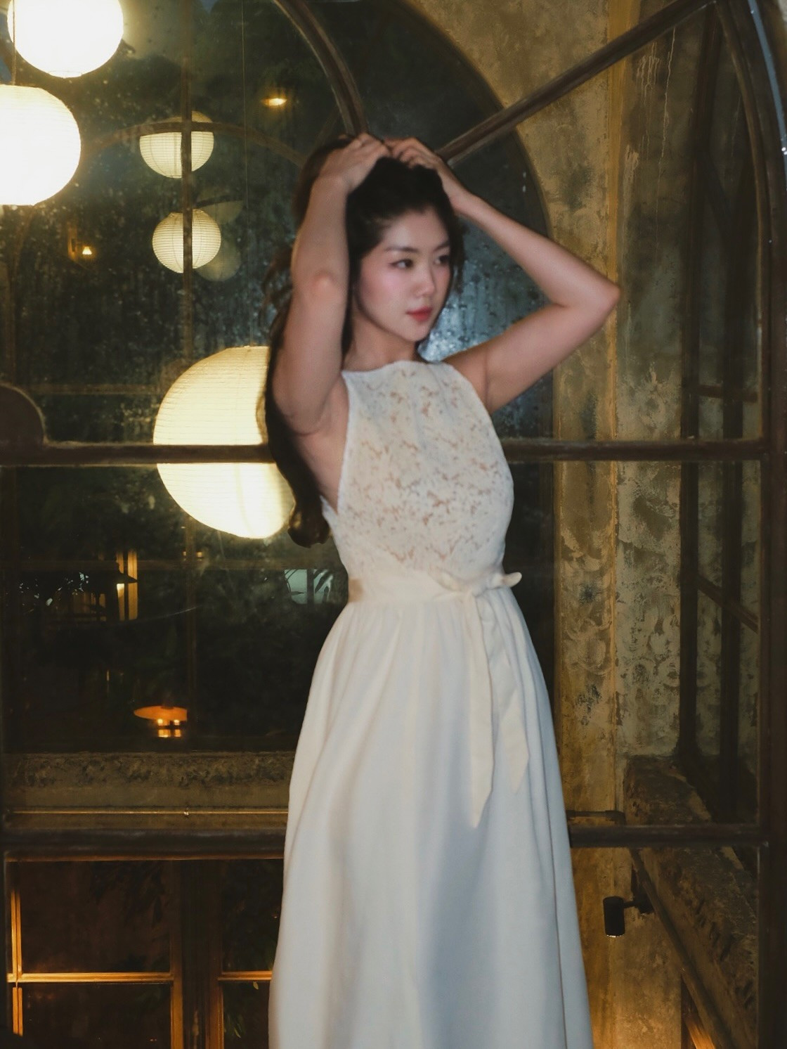 Hiện nữ tiếp viên sở hữu trang cá nhân với hơn 30.000 người theo dõi, nơi cô nàng thường xuyên cập nhật những hình ảnh đời thường, thu hút nhiều sự chú ý của người hâm mộ. (Ảnh: FBNV)