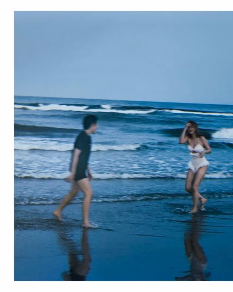 Mới đây, Xoài Non vừa hạnh phúc đăng tải loạt ảnh cô nàng cùng người yêu nô đùa trên bãi biển. Những khoảnh khắc cả hai bên nhau toát lên sự hạnh phúc ngập tràn. (Ảnh: IGNV)