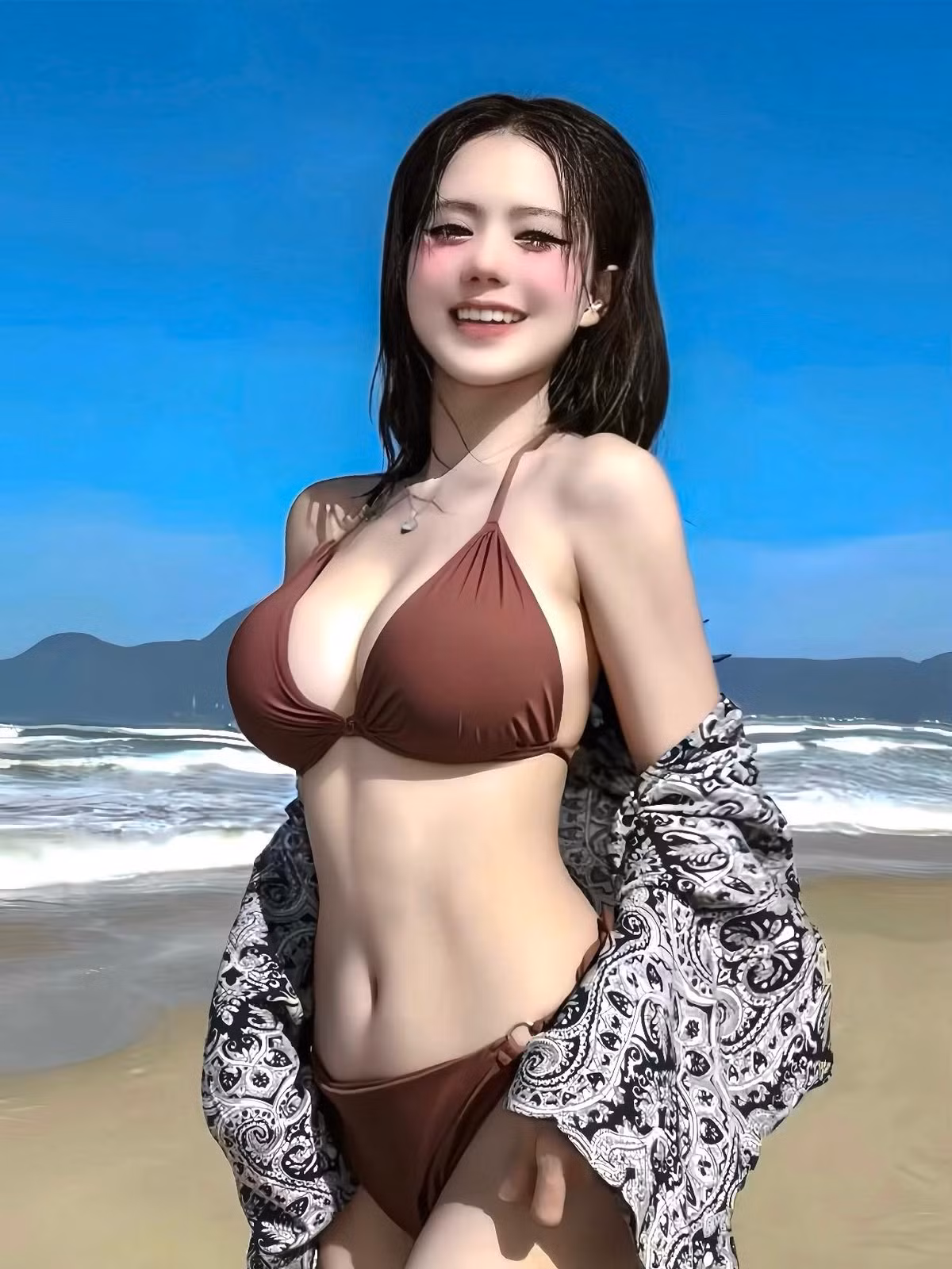 Dù ở vai trò nào, Yugi cũng luôn trở thành tâm điểm chú ý nhờ gương mặt xinh đẹp, vóc dáng gợi cảm và thần thái tự tin. (Ảnh: FBNV)