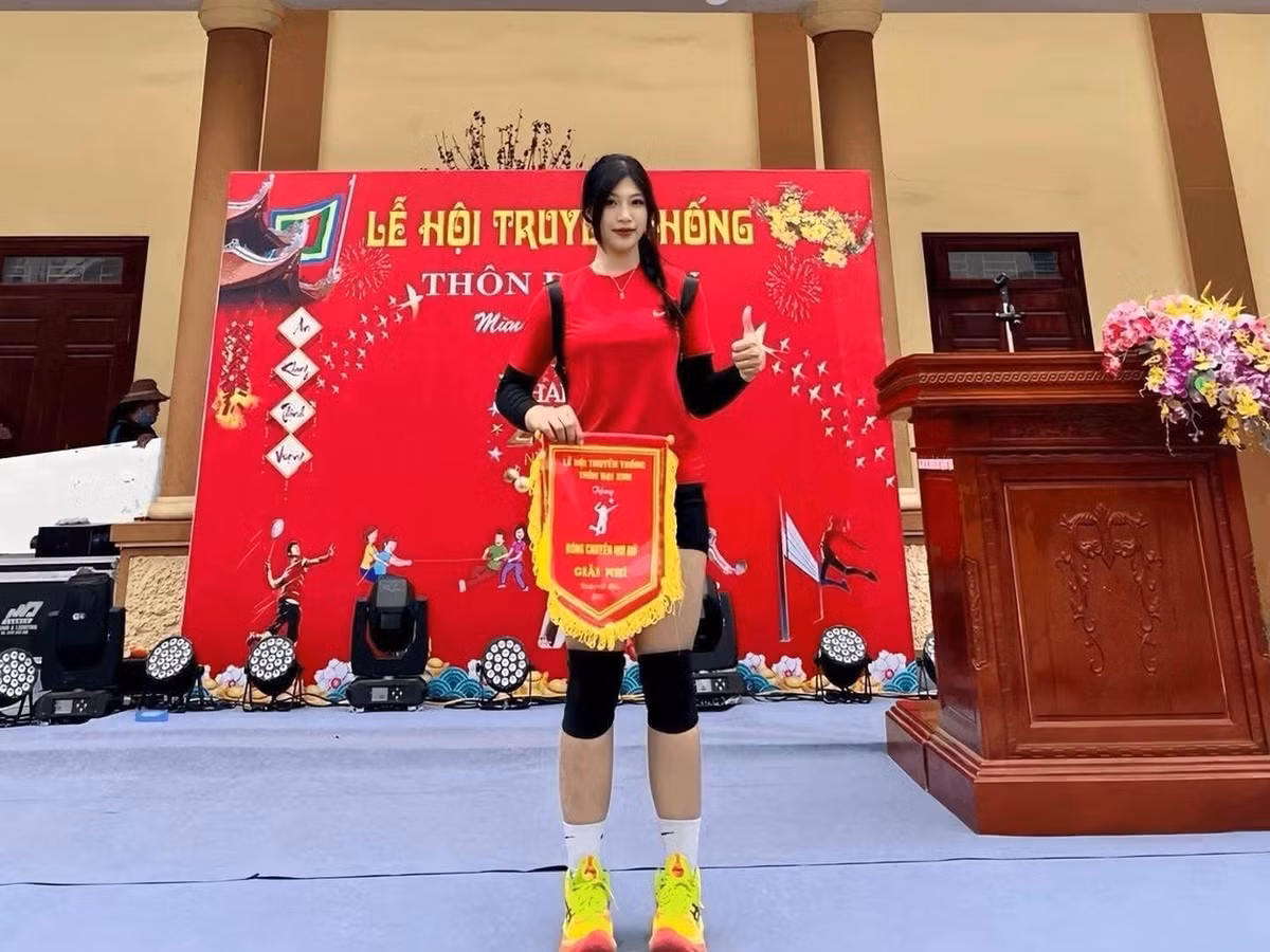 Anh Thơ vốn nổi tiếng với hình ảnh một nữ đô vật mạnh mẽ, cá tính, gắn liền với những pha tranh tài đầy kịch tính trên sàn đấu. Thậm chí nhiều người còn gọi cô nàng là "hoa hậu đô vật" hay "hot girl đô vật".